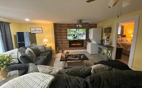 1416 Main St